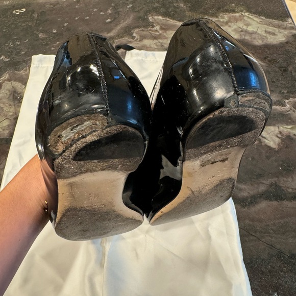 🐝GUCCI-Black Patent Leather Bee Mary Jane🐝 - Picture 5 of 12